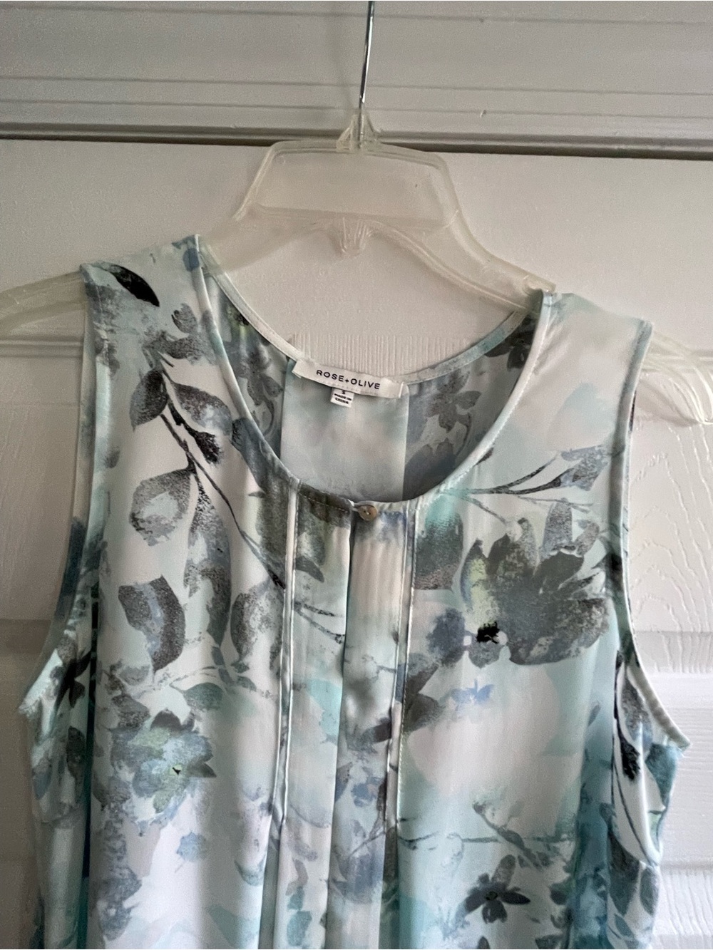 Rose and Olive green print sleeveless blouse